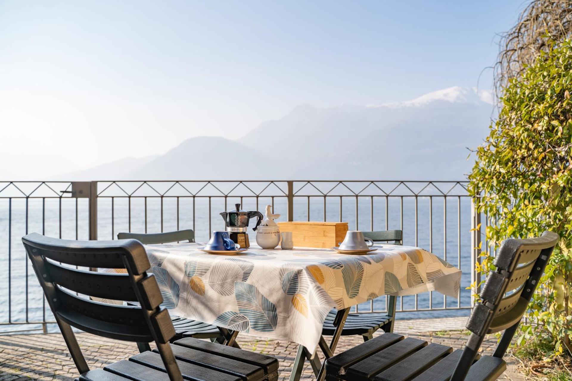 Il Glicine Sul Lago - Wisteria On The Lake Bellano Exterior photo